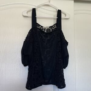 Umgee Cold Shoulder Crochet Top Size M